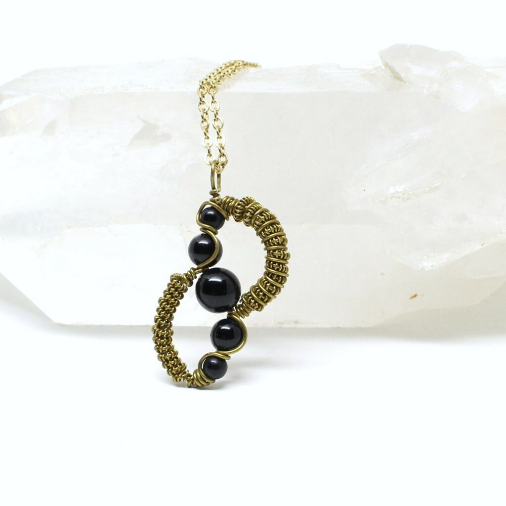 Anello su misura in wire wrapping