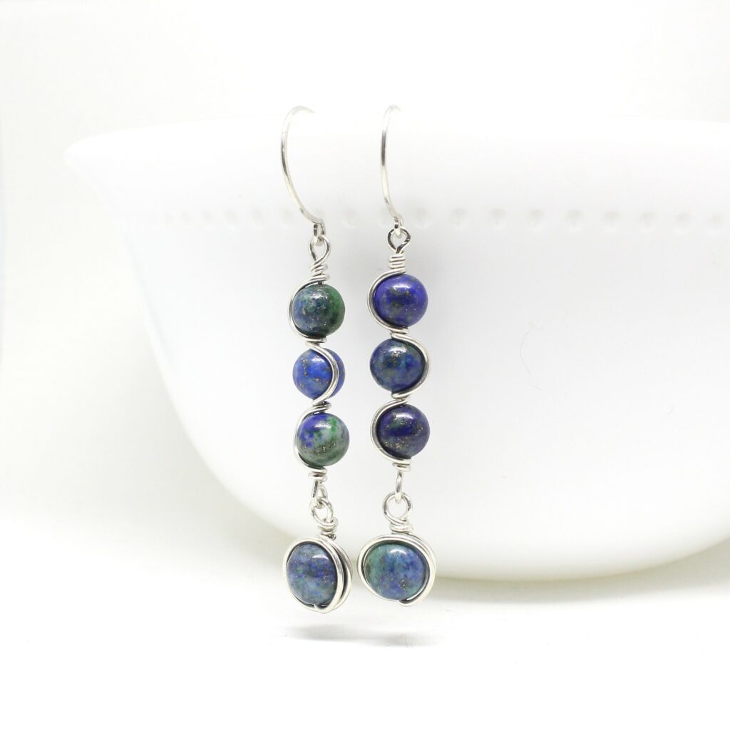 orecchini artigianali di crisocolla con filo di argento 925