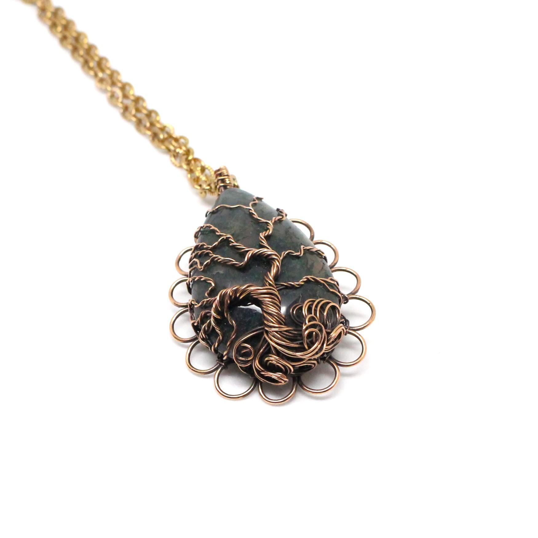 Ciondolo sartoriale con agata muschiata con Albero della vita in rame anticato