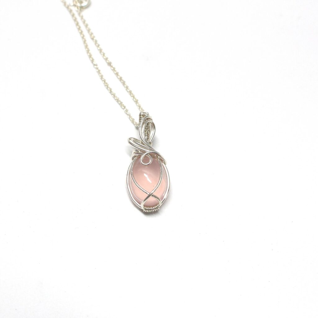 Gioiello Sartoriale: ciondolo Ninfa con Quarzo rosa in argento