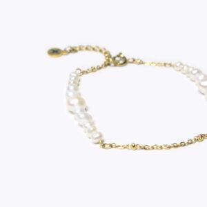 Bracciale della Linea pura con perle naturali e catenina in acciaio dorato
