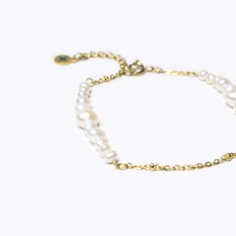 Bracciale della Linea pura con perle naturali e catenina in acciaio dorato