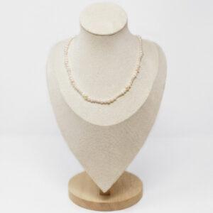 girocollo della linea Pura con perle naturali in acciaio dorato