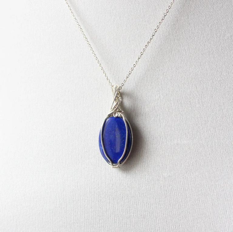 Gioiello Sartoriale: ciondolo Agapanthus con Lapislazzuli in argento