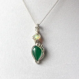 Gioielleria Sartoriale: ciondolo Tulipa con Opale etiope e Onice verde in argento 925